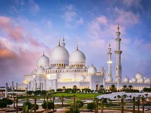 Abu Dhabi mosque view - Aufgang Travel